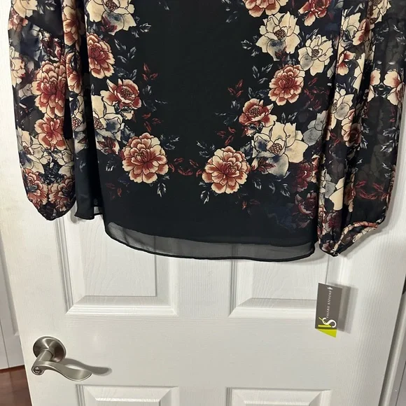 NWT Valerie Stevens Plus Floral Blouse - Picture 3 of 16